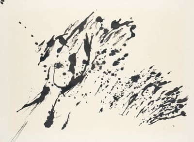 une image représentant un dessin en noir et blanc d'un oiseau