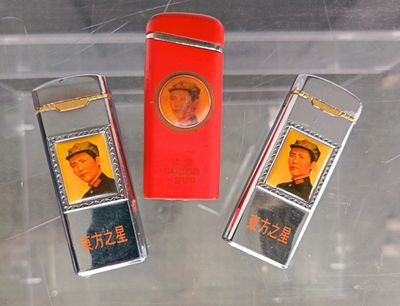 Trois briquets pour le centenaire de Mao Zedong