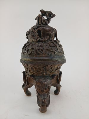 Pot couvert Bronze. Extrême-Orient, fin du XIXe siècle.