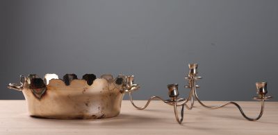 Un ensemble d'art de la table en métal argenté comprenant : …