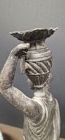 Femme à l'Antique : bougeoir en régule. (photo 5)