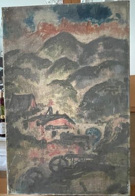 un vieux tableau représentant un village, posé sur une table devant une fenêtre