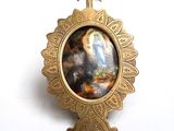 a picture of a picture of a person in a picture frame