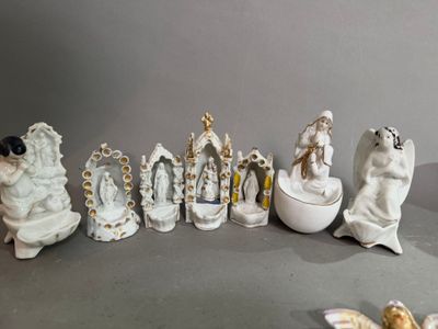 many figurines that are sitting on a table