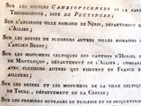 un vieux livre sur lequel figure une liste de recherches