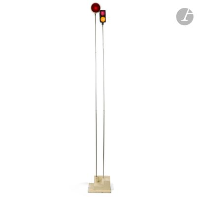 an image of a traffic light on a pole