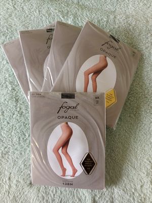 Lot de 44 paires de collants de la marque FOGAL (produit de …