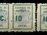 un gros plan sur un ensemble de cinq types de monnaie différents