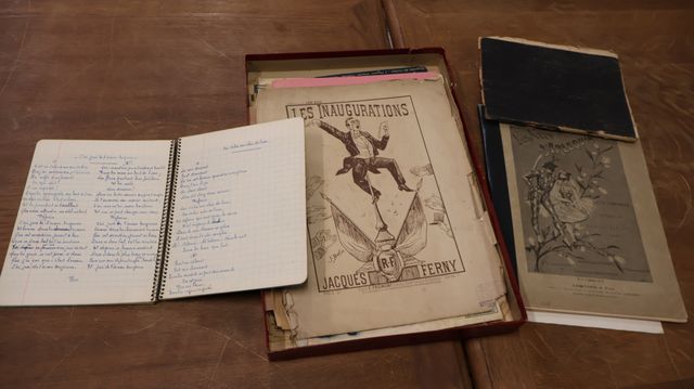 Vieux papiers, partitions de chansons