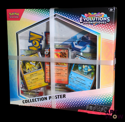 une boîte contenant une collection de cartes Pokémon