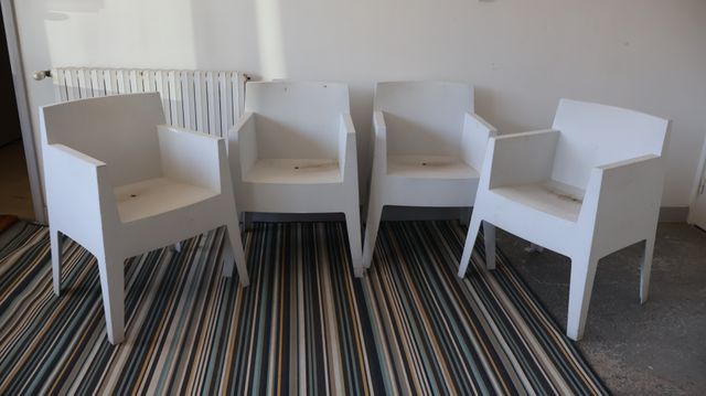 STARK Philippe (né en 1949) - Paire de fauteuils empilables modèl...