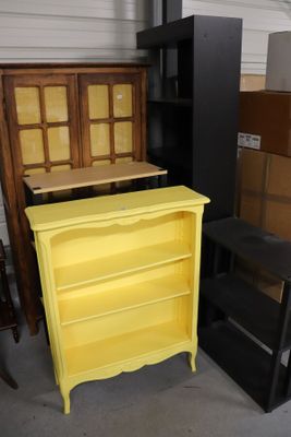 lot de meubles comprenant une petite armoire : étagères, bib…
