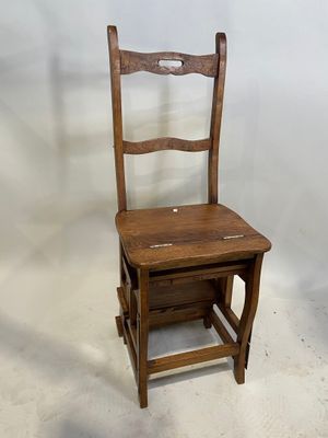 chaise en bois avec assise et dossier en bois