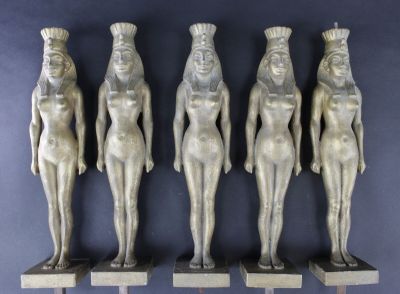 Ensemble de 5 cariatides à l'égyptienne en métal peint doré. - Photo 1