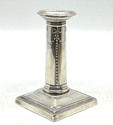 Bougeoir en argent anglais 925 millièmes à décor de frise de…