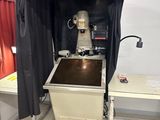 une machine qui se trouve dans une pièce
