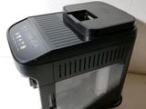 an image of a toaster that is on a counter