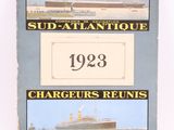 un vieux livre avec l'image d'un bateau