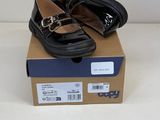 Mocassins Ugg pour femme, neufs, en cuir noir avec des boucles dorées