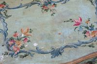 Chevet en bois en vernis européen de rinceaux et fleurs sur … (photo 3)