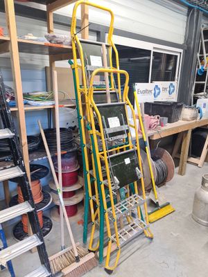 tout un tas d'outils qui traînent dans un garage