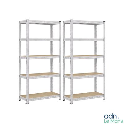 une paire d'étagères métalliques avec des tablettes en bois