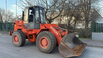 CHARGEUR HITACHI FR10. Année 1992.