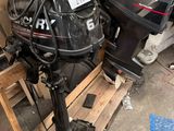 a small motor that is sitting on a pallet