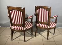 Paire de fauteuils cabriolets à dossier en chapeau de gendar… (photo 4)