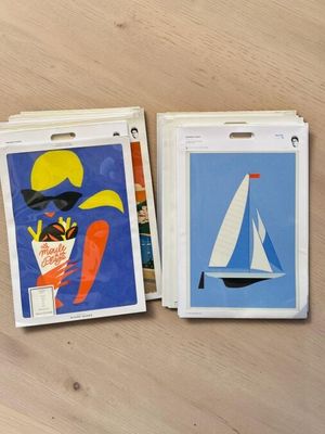 deux cartes représentant un bateau et un voilier