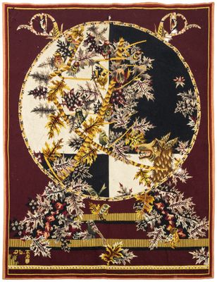 un gros plan d'une tapisserie représentant des fleurs et des oiseaux