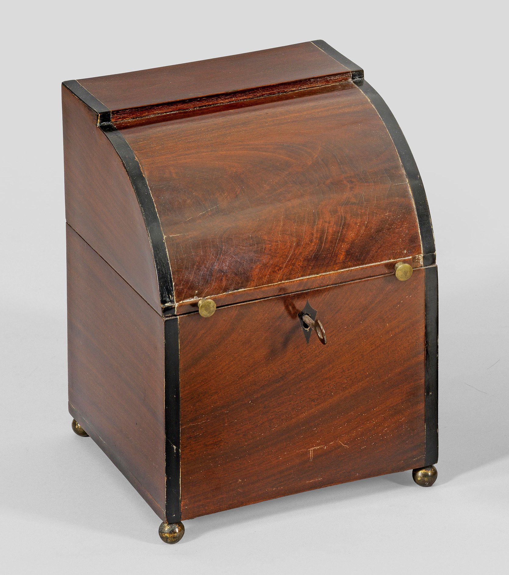 Objets d'art & Curiosités