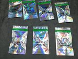 six sachets de cannabis posés sur une table