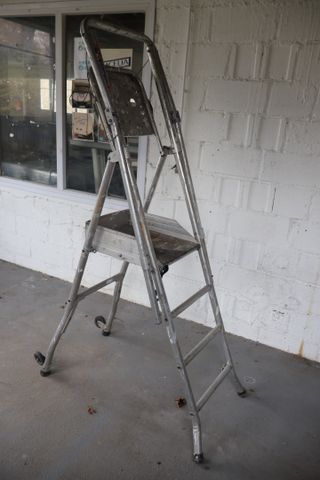Escabeau plateforme aluminium 