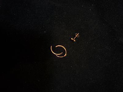 Petit lot débris d'or. Poids brut : 0,7 g