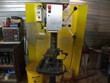 une machine qui se trouve dans un garage