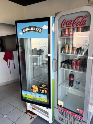 Une vitrine de congélation BEN&JERRY'S
