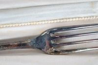 CHRISTOFLE - Coffret comprenant deux couverts en métal argen… (photo 3)
