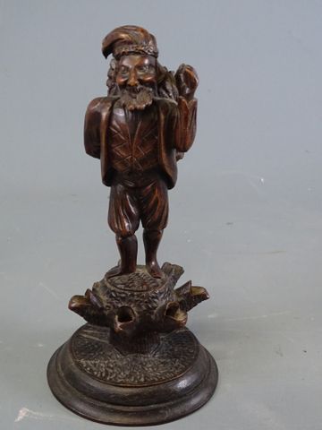 Art Populaire :  port- plume en bois sculpté « personnage au pani...