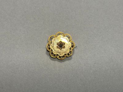 BROCHE polylobée en or jaune 750°/°° (18K) et petites perles… - Photo 1
