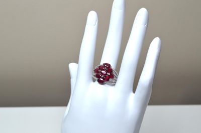 Une bague en argent sertie de 4,50 cts env.