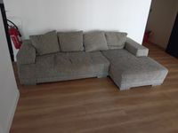 1 canapé avec méridienne, 1 table ronde, 7 chaises, 2 tables…