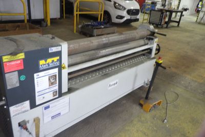 une image d'une machine dans une usine