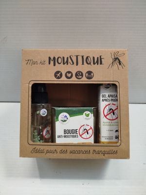 une boîte contenant une bouteille de liquide et une autre bouteille de liquide