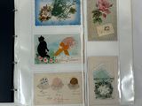 une photo d'un livre contenant des illustrations d'animaux et de fleurs