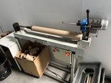 a picture of a machine that is sitting in a room