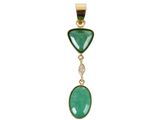 un pendentif en jade vert et diamants, monté sur une chaîne plaquée or