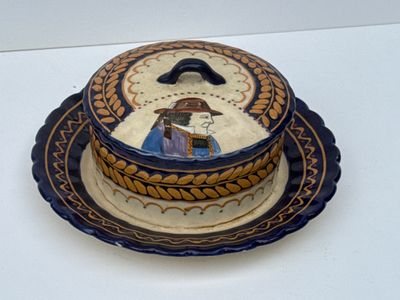 une photo d'une assiette sur laquelle est posé un bol