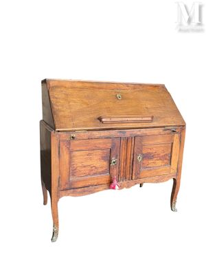 Commode secrétaire de style Louis XV