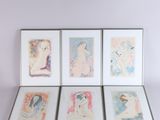 quatre reproductions encadrées représentant des femmes sur un fond blanc